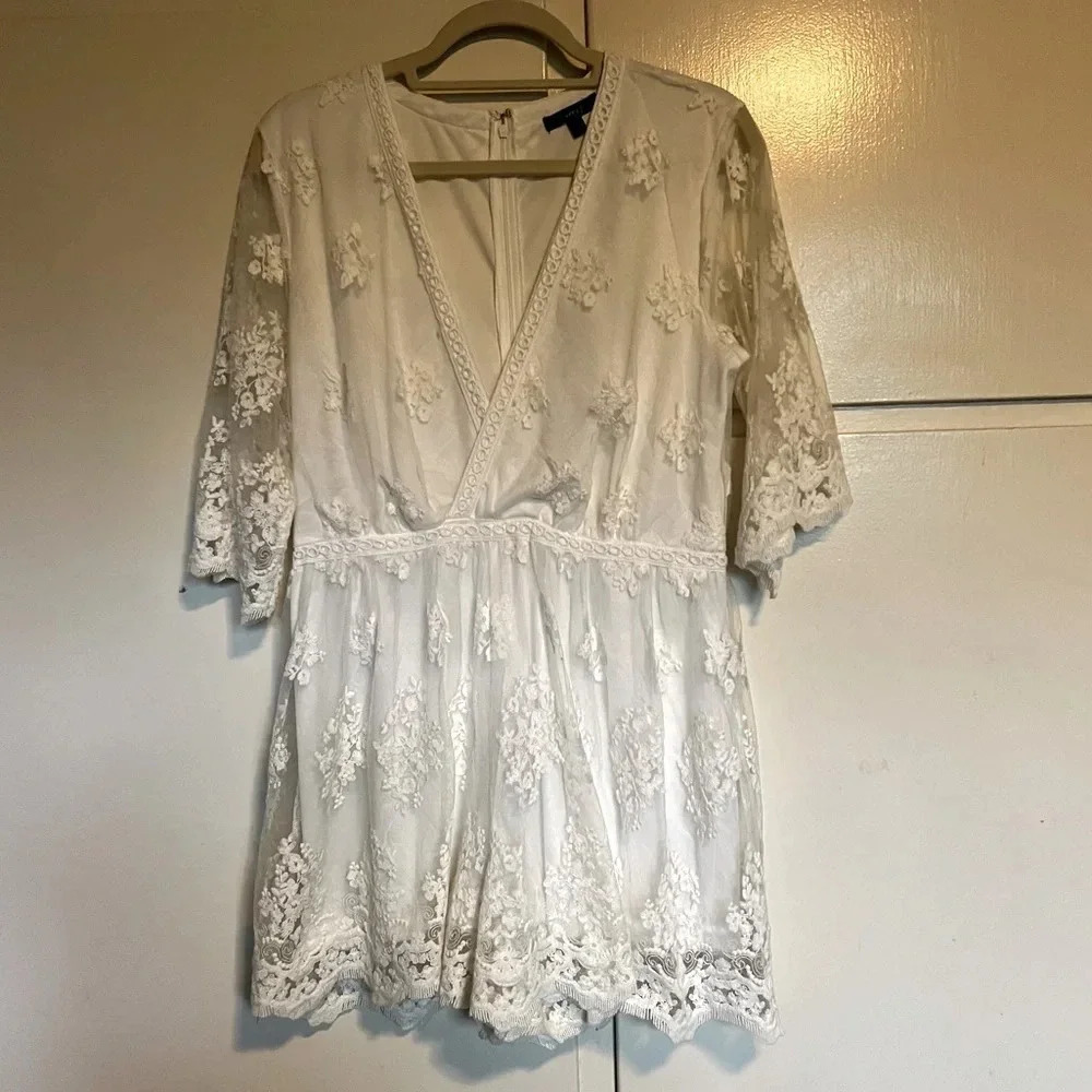 Very J‎ White Lace Romper 3/4 Sleeves Size Large